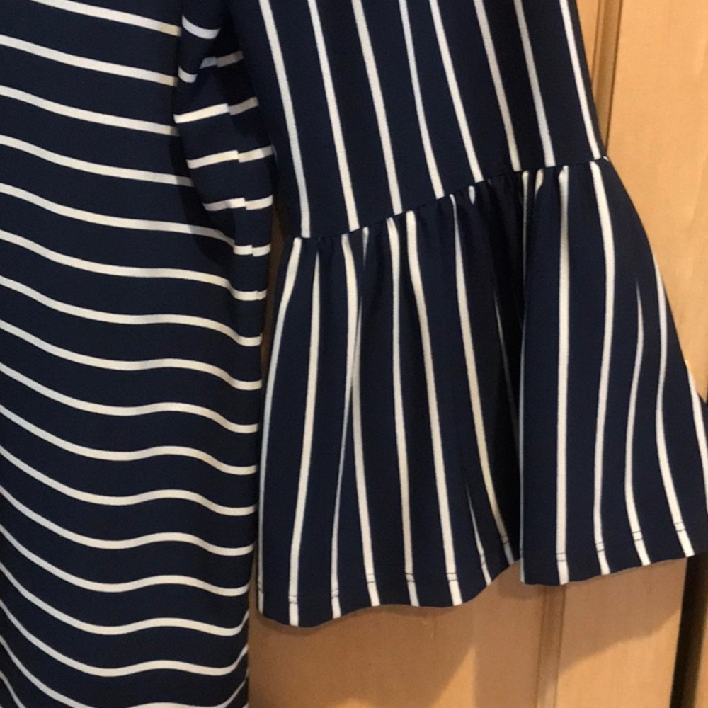 Chico’s Navy & White Knit Top - Picture 3 of 6